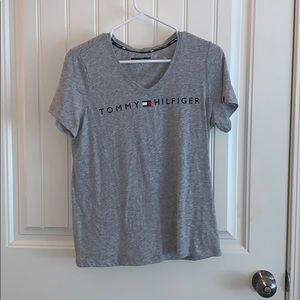 TOMMY HILFIGER V-NECK